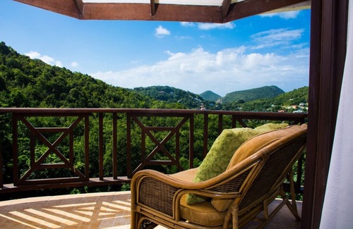 Marisule House | Heavenly Penthouse Apartments with Pool & Ocean Views