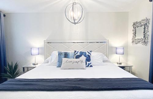 Salem House | Charming Salem Cottage: Pet Friendly & Family Approved