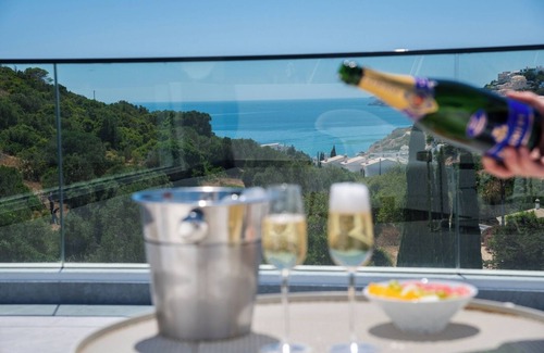 Salema Villa | Brand-New Oceanfront Villa with Spectacular Algarve Views