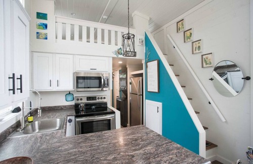 Austin House | Unique Tiny Home in Austin with Pet-Friendly Amenities