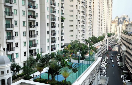 Kelapa Gading Barat Apartment | Spacious Studio Room at City Home Apartment with Pool