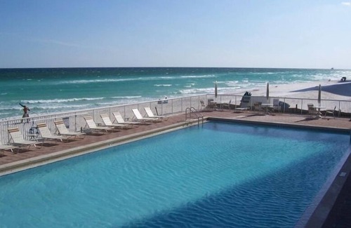 Navarre Beach Condo | Unforgettable Getaway: Book Your Ocean View Escape Now!