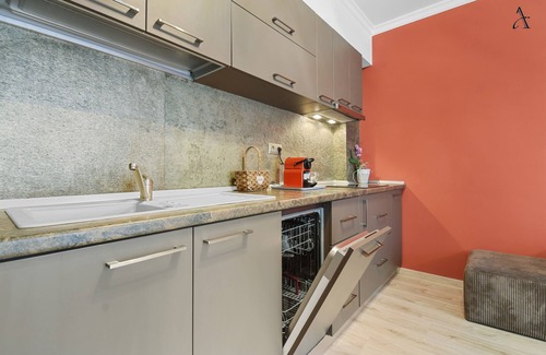 Pipera Apartment | Cozy Sina Apartment with Kitchen and Breakfast Included