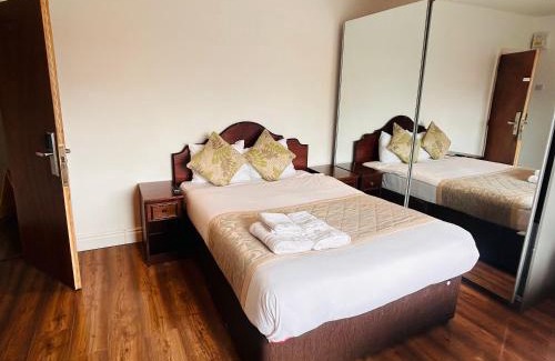 Brent House | Family-Friendly Retreat at Sinai Hotel for Memorable Stays