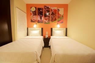 Bengkulu Hotel | Discover Sinar Sport Hotel: Family-Friendly with Pool & Dining