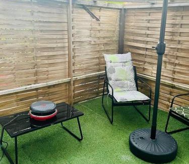 Port-Aviation Apartment | Pet-Friendly Sinclair House with Excellent Guest Ratings