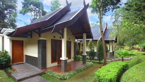Cikole Resort | Experience Family-Friendly Dining at Sindang Reret Cikole