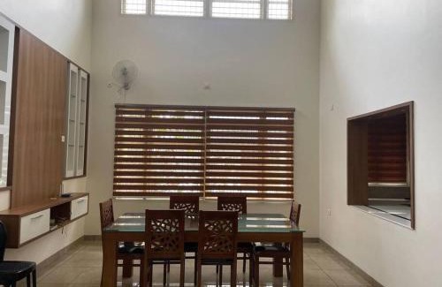 Kalady House | Guest Rated Holiday Home: Family-Friendly Sindhooram Escape