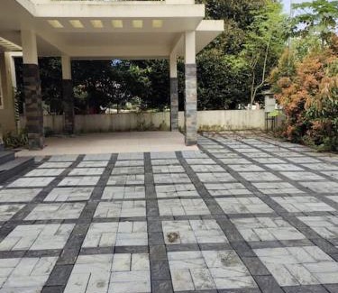 Kalady House | Guest Rated Holiday Home: Family-Friendly Sindhooram Escape