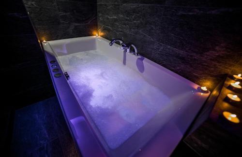 Slavija Apartment | Unforgettable Stay at Sinergija - 4-Star with Hot Tub