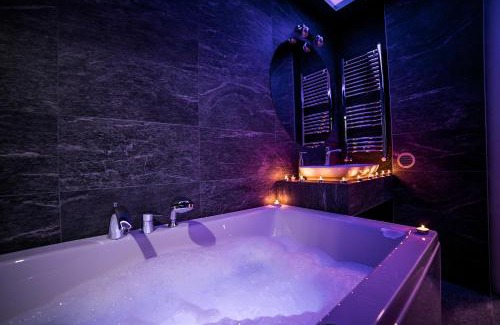 Slavija Apartment | Unforgettable Stay at Sinergija - 4-Star with Hot Tub