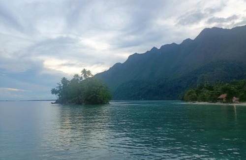 Salemang Hotel | Family-Friendly Stay at Sing Key Beach with Breakfast Included