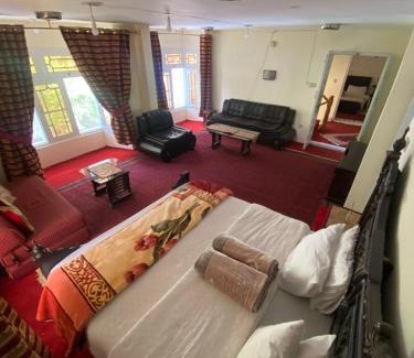 Skardu House | Singay Homestay: Guest Rated 10/10 with Pet-Friendly Amenities