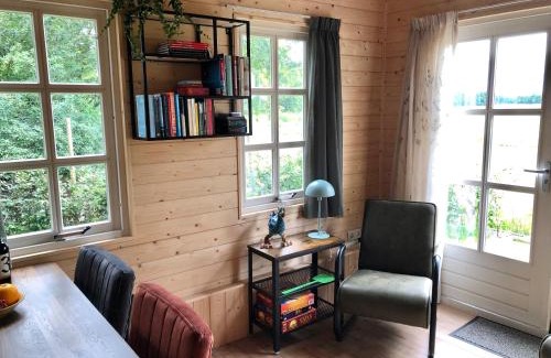 Gorredijk Ski Chalet | Discover Singelstate het Tuinhuis: Pet Friendly Retreat