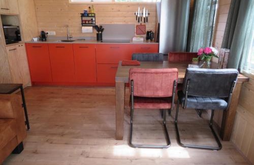 Gorredijk Ski Chalet | Discover Singelstate het Tuinhuis: Pet Friendly Retreat