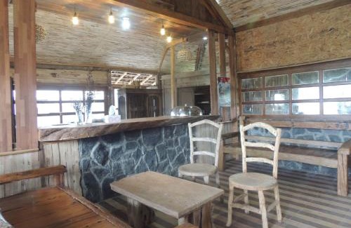 Kertek Hotel | Cozy Singgasana Villa & Resto: Family-Friendly with Breakfast