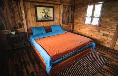 Kertek Hotel | Cozy Singgasana Villa & Resto: Family-Friendly with Breakfast