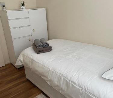 Vassall House | Convenient Rooms for Families near Central London