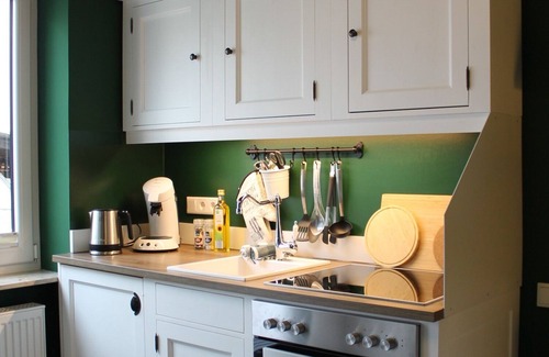 Dersdorf Apartment | Prime Apartment Near Köln Messe with Breakfast & Kitchen
