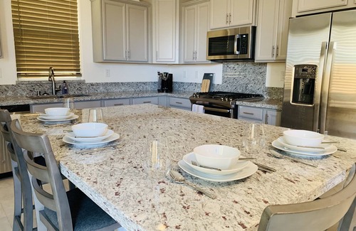 North Natomas House | Family-Friendly Home with Pool, Minutes to Airport