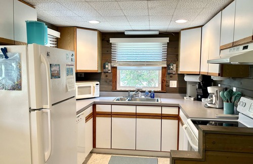 Bethany Beach Cottage | Oceanfront Family Home with Pool & Spa in Quiet Neighborhood