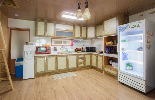 Bomok-dong House | Ideal Group Retreat in a Single-Family House