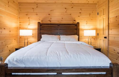 Valois Ski Chalet | Experience Single Island Shores: Oceanfront Bliss Awaits