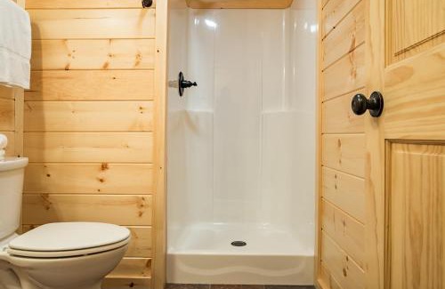 Valois Ski Chalet | Experience Single Island Shores: Oceanfront Bliss Awaits