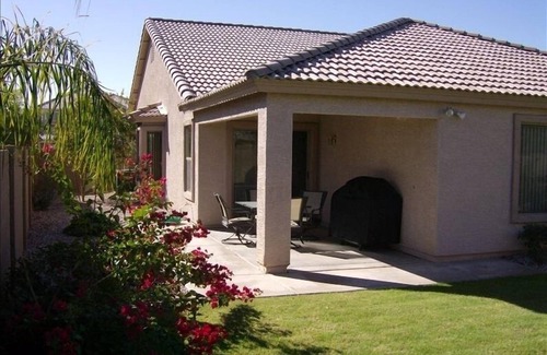 San Tan Valley House | Inviting 3B/2B Johnson Ranch with Pool & Ocean View