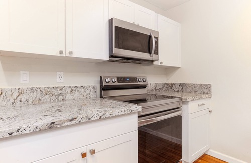 Kapoho House | Single-level, dog-friendly home with a full kitchen, washer/dryer, patio