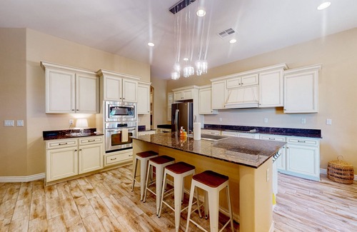 Montecito in Estrella House | Idyllic Mountain View Retreat with Pet-Friendly Amenities