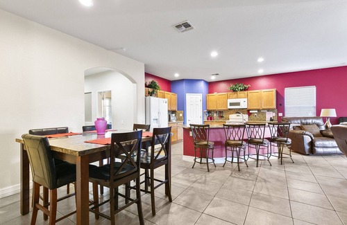 Glenhurst House | Family-Friendly Home with Pool & Hot Tub, Rated 9.4/10