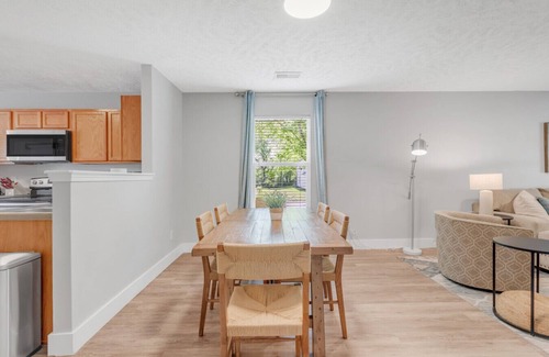 Thompson's Station House | Family-Friendly Sutherland Retreat: Perfect for Your Getaway