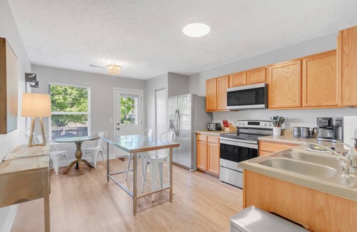 Thompson's Station House | Family-Friendly Sutherland Retreat: Perfect for Your Getaway