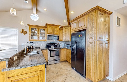 Port Isabel Cottage | Waterfront Retreat: Ocean Views, Patio & Top Guest Rating