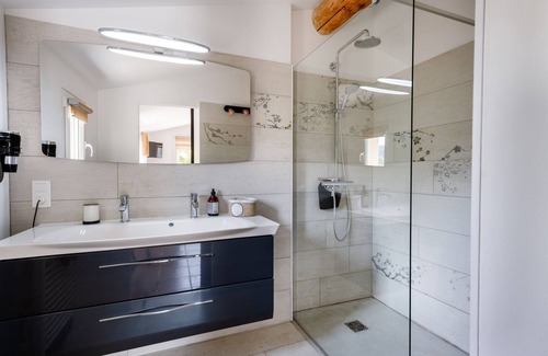 Merindol-les-Oliviers House | Cozy Single Room at Le Ventoux with Countryside Views
