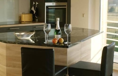 Gaeufelden Apartment | Cozy Single Room with Breakfast at Piccolino Hotel