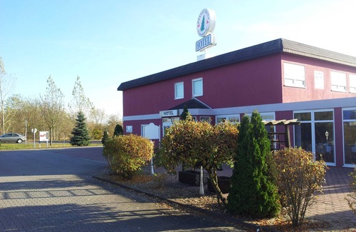 Buro House | Cozy Single Room at Hotel Zur Fichtenbreite "Garni plus"
