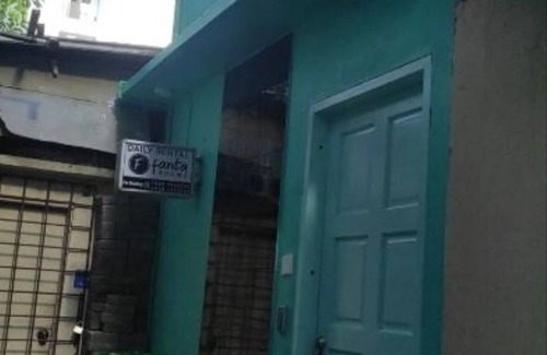 Male House | Cozy Single Room with Breakfast & Child-Friendly Amenities