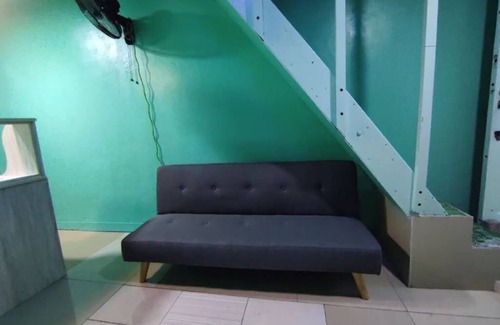 Male House | Cozy Single Room with Breakfast & Child-Friendly Amenities