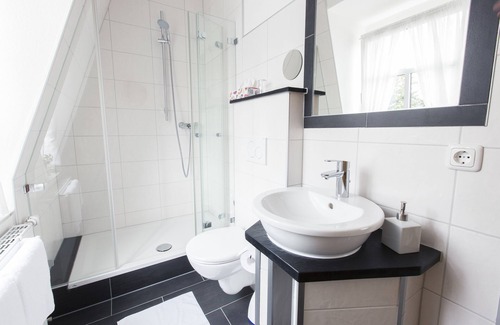 Bad Steben Hotel | Cozy Single Room with Ensuite and Breakfast Included