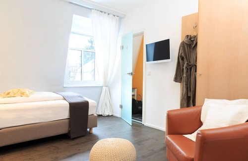 Bad Steben Hotel | Cozy Single Room with Ensuite and Breakfast Included