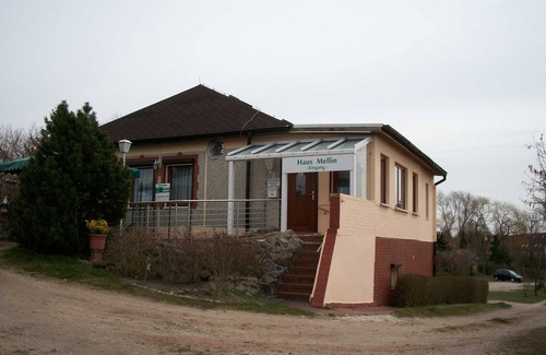 Neubrandenburg Cottage | Cozy Single Room with Extra Bed at Haus Mellin