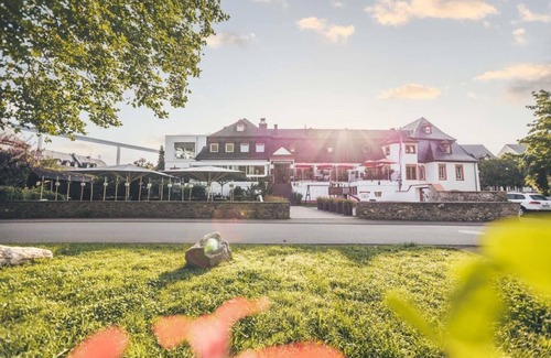 Rachtig House | Cozy Single Room with Ocean Views at Hotel Deutschherrenhof