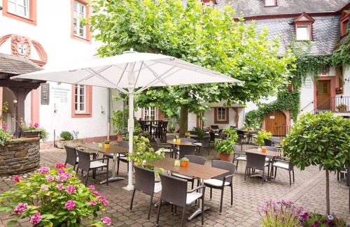 Rachtig House | Cozy Single Room with Ocean Views at Hotel Deutschherrenhof
