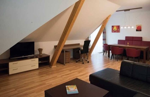 Sankt Ulrich im Muhlkreis Apartment | Cozy Single Room at Langs Wirtshaus with Pet-Friendly Perks