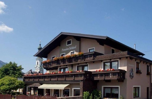 Faistenau Cottage | Pet-Friendly Single Room at Pension Schierl with Breakfast