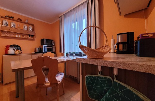 Franken Siedlung Apartment | Inviting Single Room at Room Letting Lange with Ocean View
