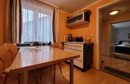 Franken Siedlung Apartment | Inviting Single Room at Room Letting Lange with Ocean View
