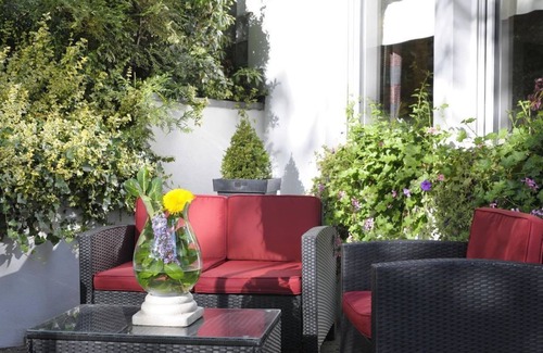 Deudesfeld House | Cozy Single Room with Spa and Breakfast at Hotel zur Post